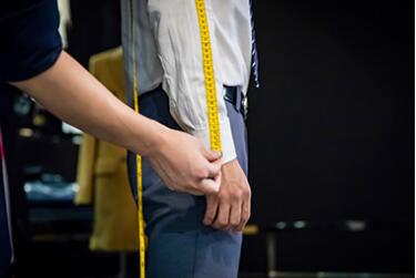 定制男士西服顏色該如何進(jìn)行選擇，原來還有