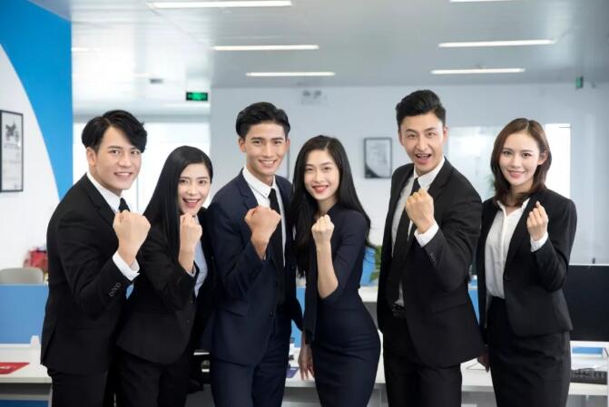 西服定制，職業(yè)裝定制上門(mén)量身要如何進(jìn)行測(cè)